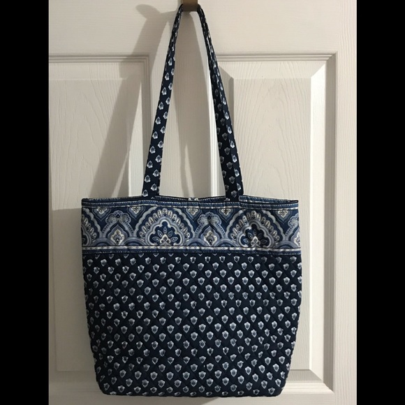 🎉Sale🎉Vera Bradley Nantucket Navy tote bag - Picture 2 of 16